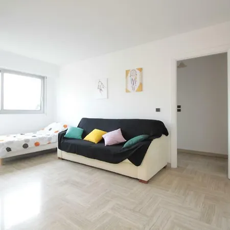Apartman Merryland 2 *